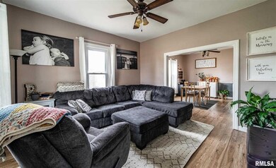 1521 Delavan St, Lincoln, IL 62656 - photo 6