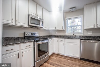 202 Leeds Ct E, Warrenton, VA 20186 - photo 3