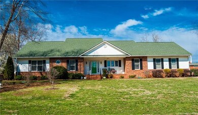 331 Macon Dr, Statesville, NC 28625 - photo 2