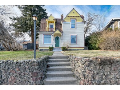 411 NW 10th St, Pendleton, OR 97801 - photo 2