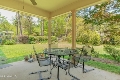 2201 McInnis St-3
