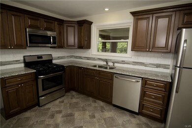 1240 Acorn Cir, Macungie, PA 18062 - photo 7