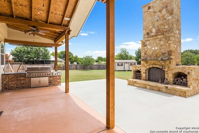 8102 Piney Wood Run, San Antonio, TX 78255 - photo 3