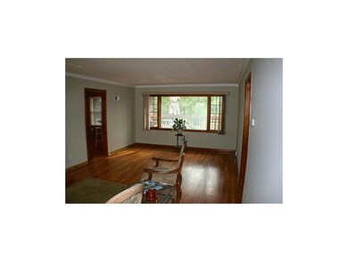 Large Picture Window overlook Large Backyard!