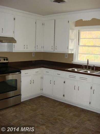 10267 Moncure Dr, Ruther Glen, VA 22546 - photo 2