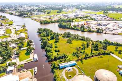 143 Munson Dr, Houma, LA 70360 - photo 2