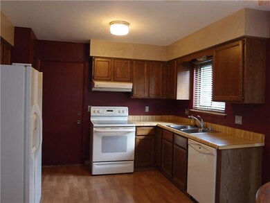 119 W Claremore Dr, Lansing, MI 48911 - photo 6