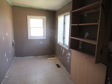 201 N Carico St, Tuscola, IL 61953 - photo 7