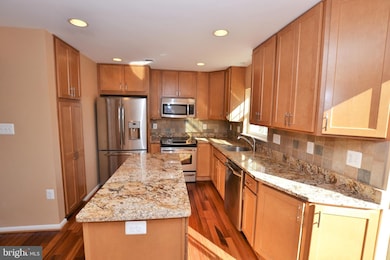 3302 Stone Heather Ct, Herndon, VA 20171 - photo 3