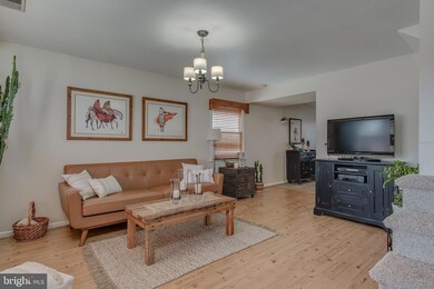 1050 Hampton Cir, Hagerstown, MD 21742 - photo 4