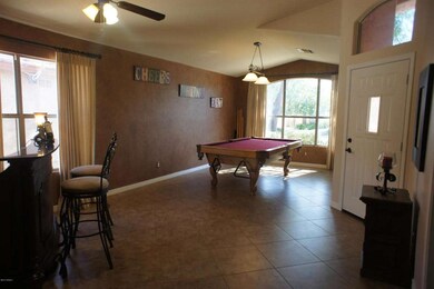 4714 Living/ Dining Room