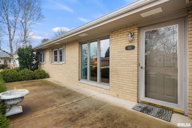 110 E Maywood St, Morton, IL 61550 - photo 4