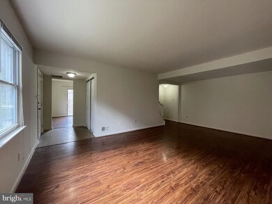 9644 Hagel Cir, Lorton, VA 22079 - photo 3