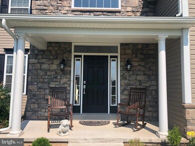 215 Pleasant View Dr, Douglassville, PA 19518 - photo 2