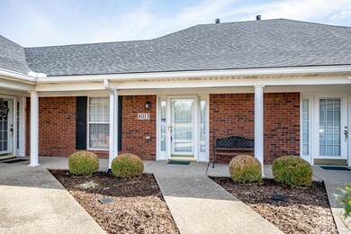 8013 Aspen Glen Dr unit 8013, Louisville, KY 40228 - photo 3