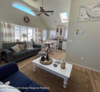 Living Room (2)