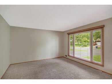 10119 108th Pl N, Maple Grove - Living Room