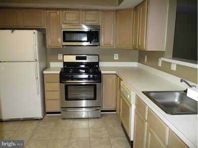 8327 Bluebird Way unit E, Lorton, VA 22079 - photo 3