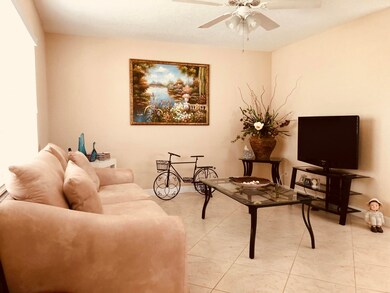 568 Capri L, Delray Beach, FL 33484 - photo 3