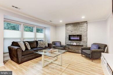 22424 Stablehouse Dr, Sterling, VA 20164 - photo 5