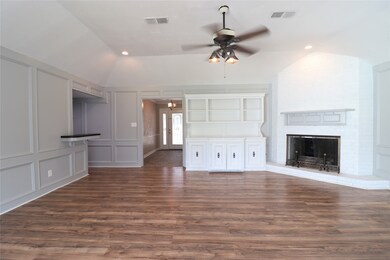 2100 Meadow Ln, Richmond, TX 77469 - photo 2