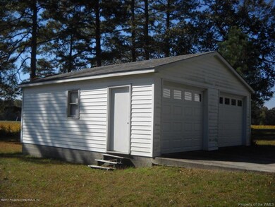 Detached garage
