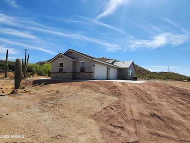 SIDE 4 CAR GARAGE 1