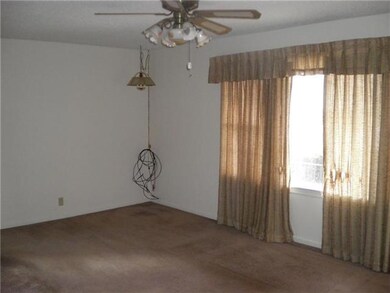 16 W Chicago St, Shawnee, OK 74804 - photo 4