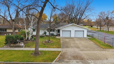 310 27th Ave N, Fargo, ND 58102 - photo 2