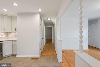 6016 Pepco Ct, Woodbridge, VA 22193 - photo 7