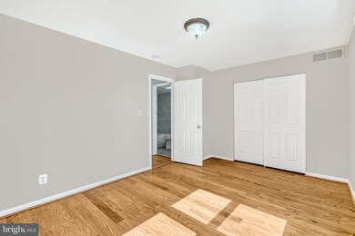 13659 Orchard Dr unit 3659, Clifton, VA 20124 - photo 4