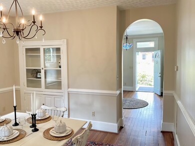 642- Dining Room to Foyer