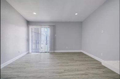 9550 Deering Dr unit 210, Houston, TX 77036 - photo 5