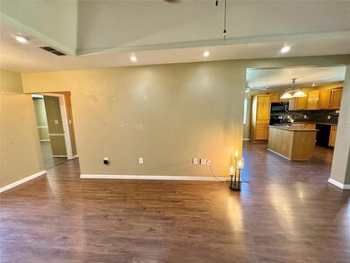 4504 Tulip Dr, Granbury, TX 76049 - photo 3