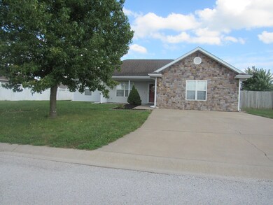 92 Leighs Way, Reeds Spring, MO 65737 - photo 2