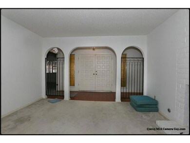 10654 Park View Cir, El Paso, TX 79935 - photo 7