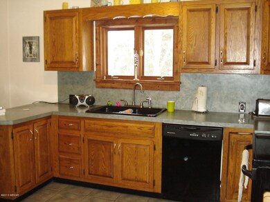 231 Walnut St, Milton, PA 17847 - photo 2