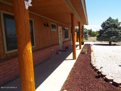 Front-walk-way-to-door