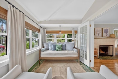 221 13th Ave NE, Saint Petersburg, FL 33701 - photo 6