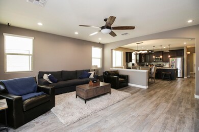 004-photo-living-room-7031090