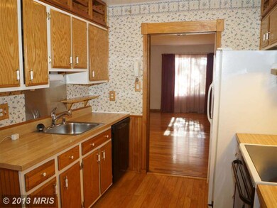 7009 Cipriano Woods Ct, Lanham, MD 20706 - photo 7