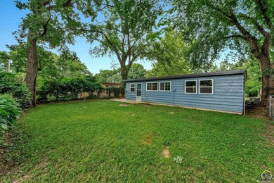 2909 SW 36th St, Topeka, KS 66614 - photo 5