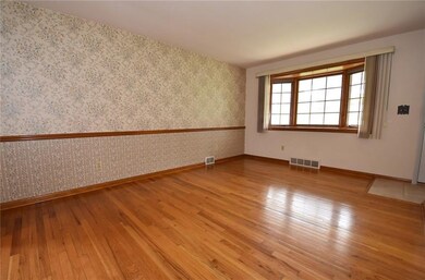 546 Springdale Rd, Eighty Four, PA 15330 - photo 3