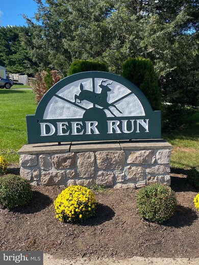 560 Doe Ct, Royersford, PA 19468 - photo 2