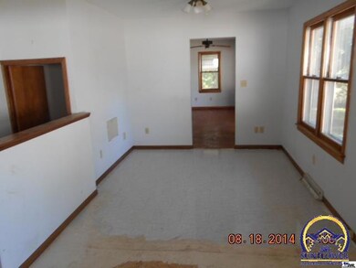 8223 SW 61st St, Topeka, KS 66610 - photo 7