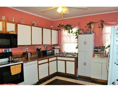 13 Jefferson St, Worcester, MA 01604 - photo 4