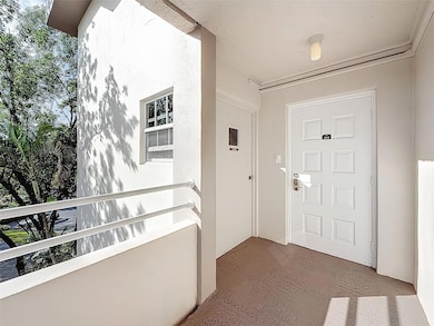 Palm-Aire  Oaks Lane Building 68 unit 410, Pompano Beach, FL 33069 - photo 7