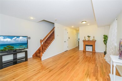 371 Jewett Ave, Staten Island, NY 10302 - photo 3