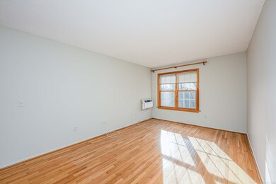 53 Brushy Plain Rd unit 8B, Branford, CT 06405 - photo 4