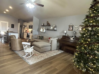 9910 Viola Ave, Lubbock, TX 79424 - photo 2